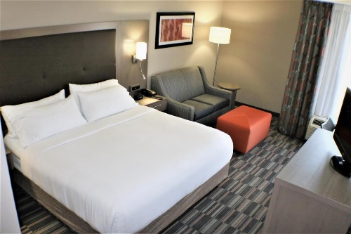 Holiday Inn Express Woodstock-Shenandoah Valley image 5